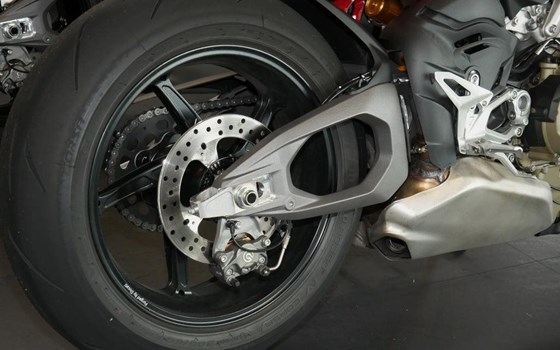 Gebrauchtmotorrad Ducati Streetfighter V2 S - Bild 3