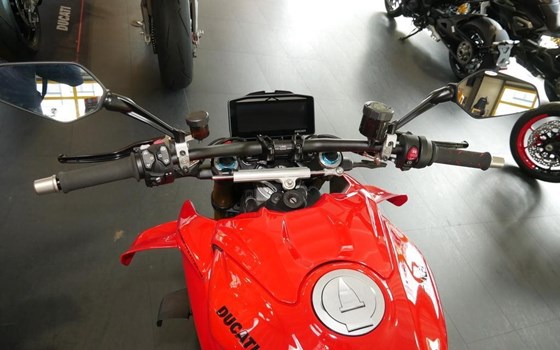 Gebrauchtmotorrad Ducati Streetfighter V2 S - Bild 7