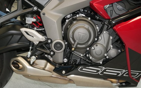 Gebrauchtmotorrad Triumph Daytona 660 - Bild 5