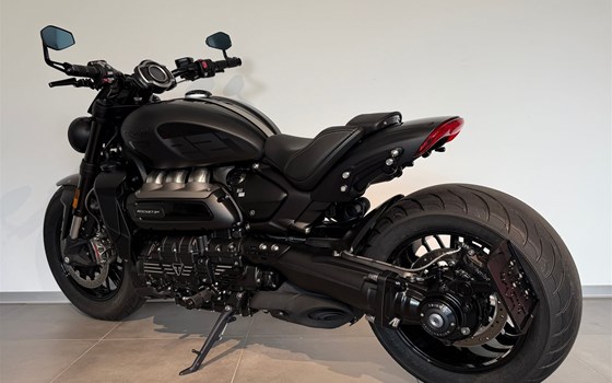Gebrauchtmotorrad Triumph Rocket 3 R Black - Bild 7 Gebrauchtmotorrad Triumph Rocket 3 R Black - Bild 7