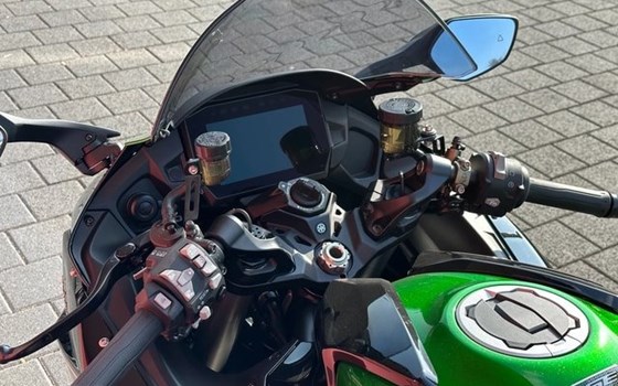 Neufahrzeug Kawasaki Ninja H2 SX SE - Bild 13