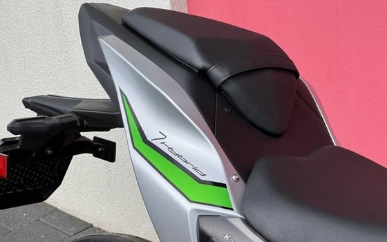 Neufahrzeug Kawasaki Ninja 7 Hybrid - Bild 14
