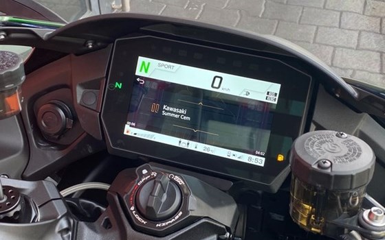 Neufahrzeug Kawasaki Ninja H2 SX SE - Bild 11