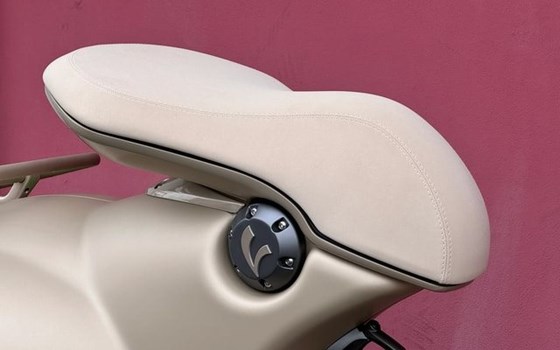 Neufahrzeug Vespa 946 Dragon - Bild 16