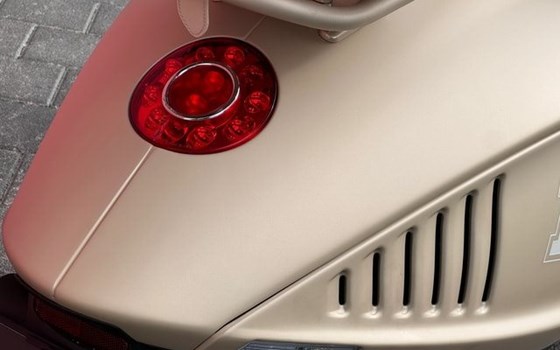 Neufahrzeug Vespa 946 Dragon - Bild 3