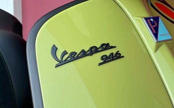 Neufahrzeug Vespa 946 10° Anniversario - Bild 4