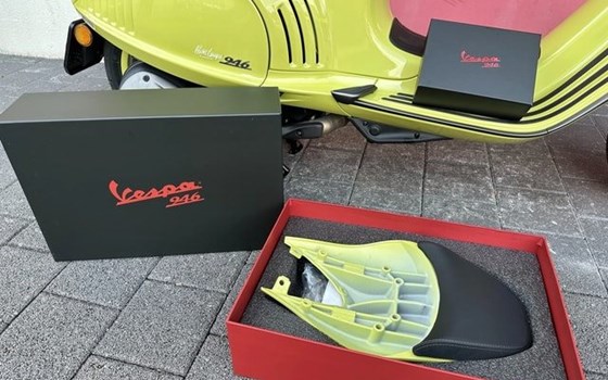 Neufahrzeug Vespa 946 10° Anniversario - Bild 11