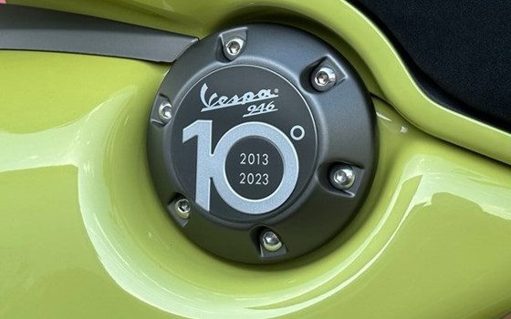 Neufahrzeug Vespa 946 10° Anniversario - Bild 13