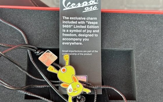 Neufahrzeug Vespa 946 10° Anniversario - Bild 3