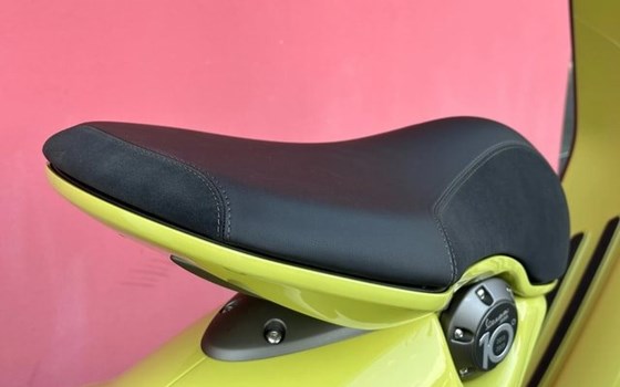 Neufahrzeug Vespa 946 10° Anniversario - Bild 4