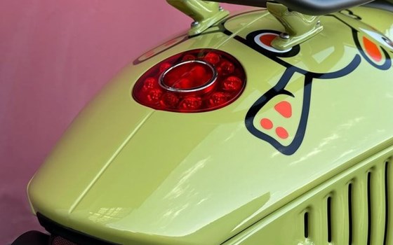 Neufahrzeug Vespa 946 10° Anniversario - Bild 5