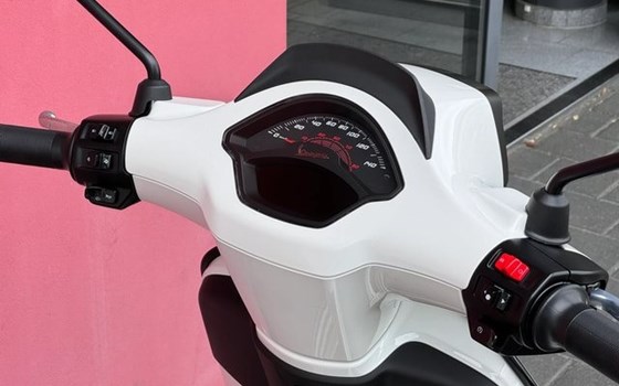 Neufahrzeug Vespa Sprint 125 i.e. 3V - Bild 5