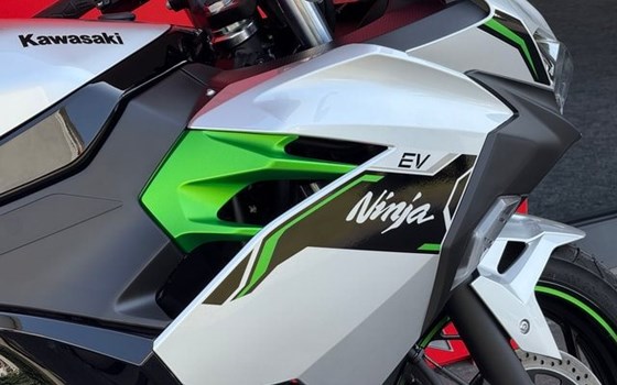 Neufahrzeug Kawasaki Ninja e-1 - Bild 14