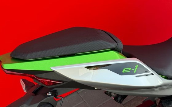 Neufahrzeug Kawasaki Ninja e-1 - Bild 4
