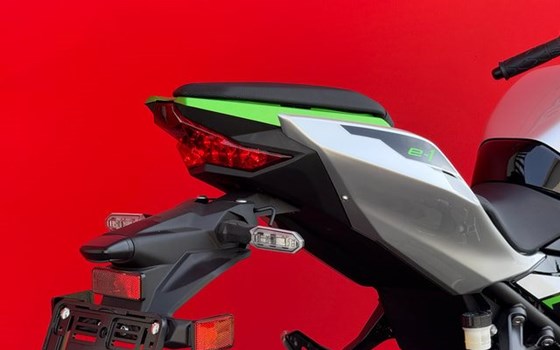 Neufahrzeug Kawasaki Ninja e-1 - Bild 9