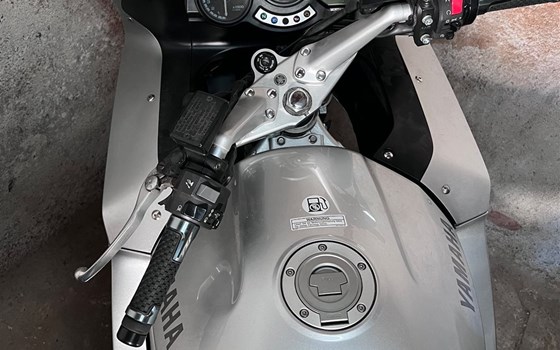 Gebrauchtmotorrad Yamaha FJR 1300 - Bild 2 Gebrauchtmotorrad Yamaha FJR 1300 - Bild 2