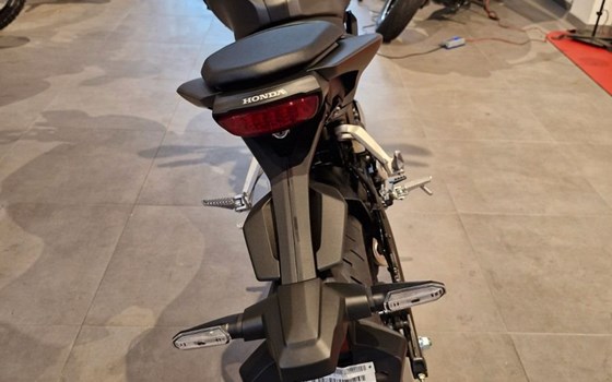 Neufahrzeug Honda CB125R - Bild 8