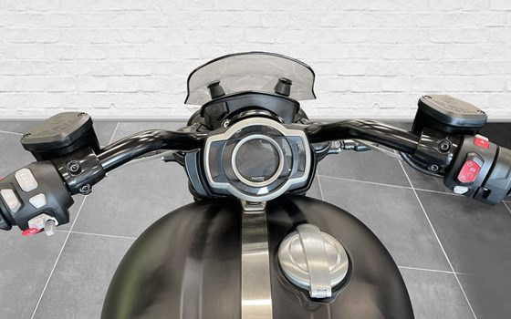 Gebrauchtmotorrad Triumph Rocket 3 Storm GT - Bild 6
