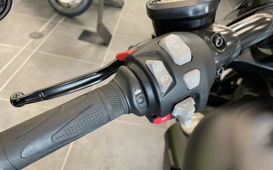 Gebrauchtmotorrad Triumph Rocket 3 Storm GT - Bild 7