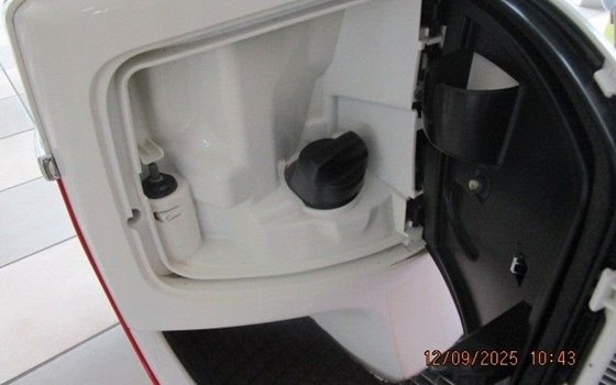 Gebrauchtmotorrad Peugeot Django 125 Sport - Bild 17