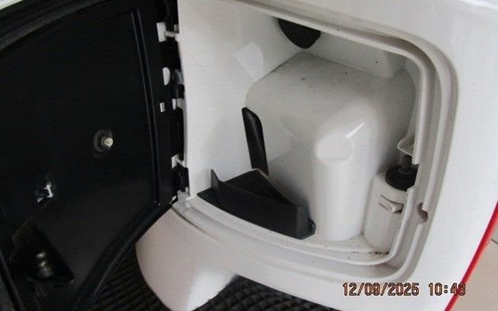 Gebrauchtmotorrad Peugeot Django 125 Sport - Bild 18