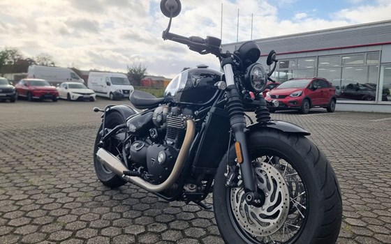 Gebrauchtmotorrad Triumph BONNEVILLE BOBBER CHROME EDITION - Bild 1