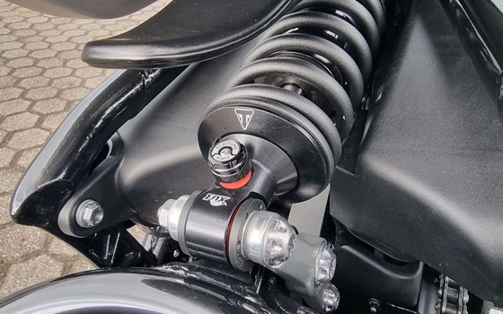 Gebrauchtmotorrad Triumph BONNEVILLE BOBBER CHROME EDITION - Bild 4