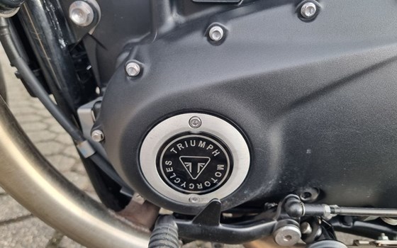 Gebrauchtmotorrad Triumph BONNEVILLE BOBBER CHROME EDITION - Bild 9