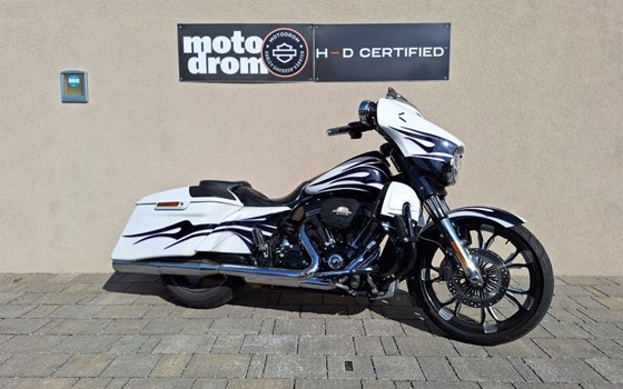 Gebrauchtmotorrad Harley-Davidson Street Glide FLHX - Bild 1