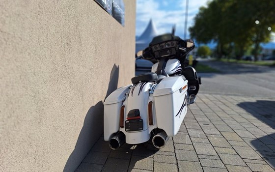 Gebrauchtmotorrad Harley-Davidson Street Glide FLHX - Bild 5