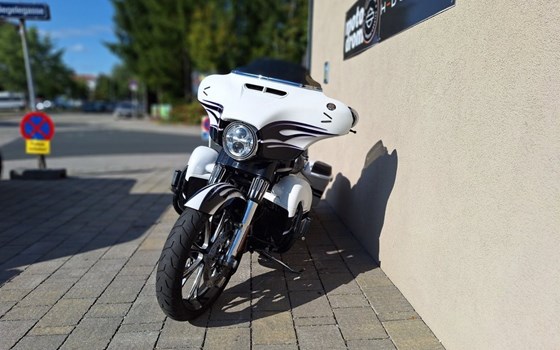 Gebrauchtmotorrad Harley-Davidson Street Glide FLHX - Bild 6 Gebrauchtmotorrad Harley-Davidson Street Glide FLHX - Bild 6