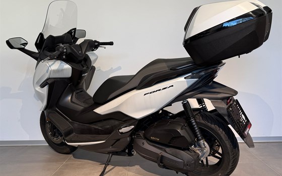 Gebrauchtmotorrad Honda Forza 125 - Bild 7 Gebrauchtmotorrad Honda Forza 125 - Bild 7