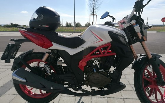 Gebrauchtmotorrad United Motors UM Xtreet RC 125 - Bild 4 Gebrauchtmotorrad United Motors UM Xtreet RC 125 - Bild 4