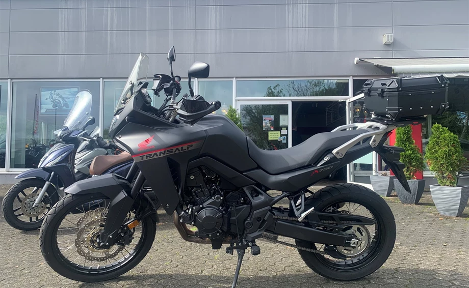 Offer Honda XL750 Transalp Bild 2: Offer Honda XL750 Transalp