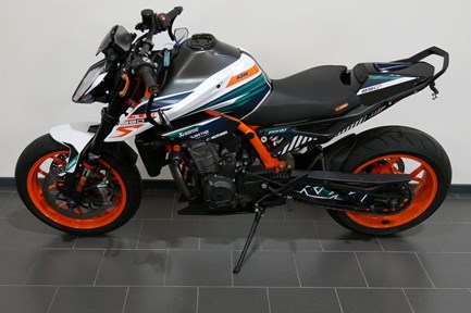 KTM 890 Duke R