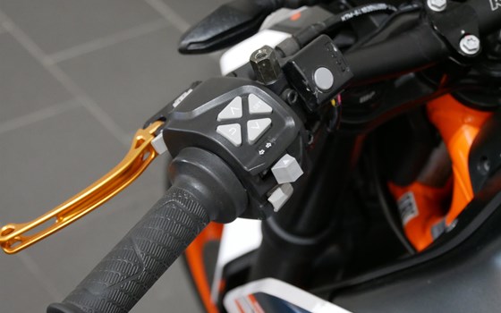 Gebrauchtmotorrad KTM 890 Duke R - Bild 14