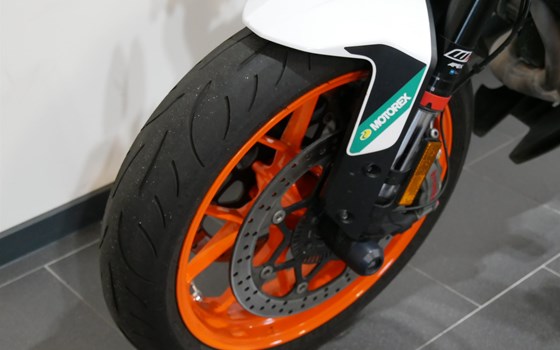 Gebrauchtmotorrad KTM 890 Duke R - Bild 8
