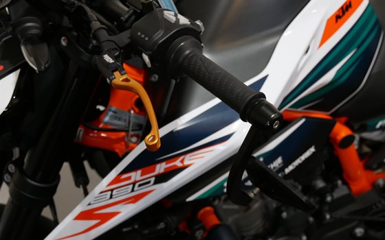 Gebrauchtmotorrad KTM 890 Duke R - Bild 9