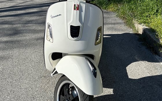Gebrauchtmotorrad Vespa GTS 300 i.e. Super - Bild 5 Gebrauchtmotorrad Vespa GTS 300 i.e. Super - Bild 5