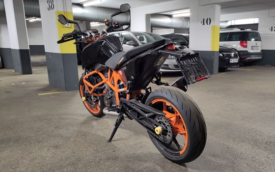 Gebrauchtmotorrad KTM 690 Duke R - Bild 3 Gebrauchtmotorrad KTM 690 Duke R - Bild 3
