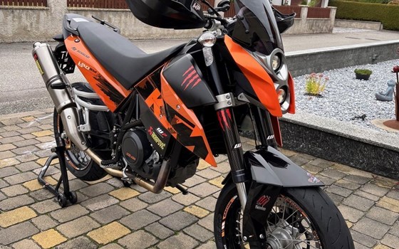 Gebrauchtmotorrad KTM 690 Supermoto - Bild 1 Gebrauchtmotorrad KTM 690 Supermoto - Bild 1