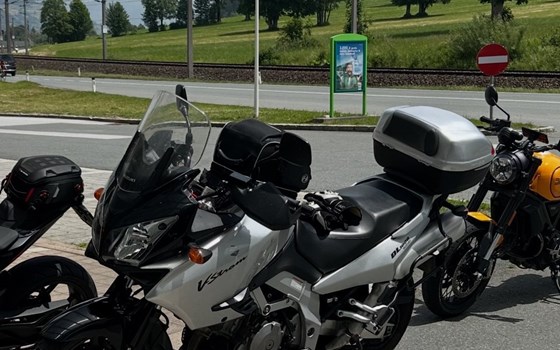 Gebrauchtmotorrad Suzuki V-Strom 1000 - Bild 3 Gebrauchtmotorrad Suzuki V-Strom 1000 - Bild 3