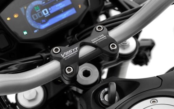 Neufahrzeug Moto Guzzi V85 TT Guardia d'Onore - Bild 15