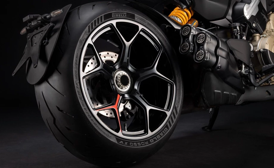 Angebot Ducati Diavel V4 Bild 7: Angebot Ducati Diavel V4