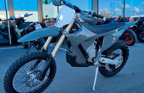 Neumotorrad Stark Future Varg EX
