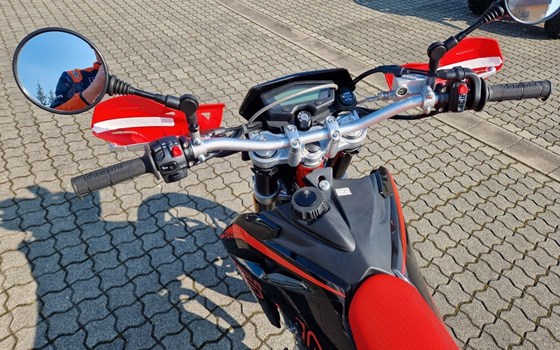 Neufahrzeug SWM SM 125 R - Bild 4