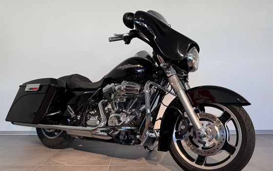 Gebrauchtmotorrad Harley-Davidson Street Glide FLHX - Bild 3 Gebrauchtmotorrad Harley-Davidson Street Glide FLHX - Bild 3