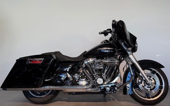 Gebrauchtmotorrad Harley-Davidson Street Glide FLHX - Bild 6 Gebrauchtmotorrad Harley-Davidson Street Glide FLHX - Bild 6