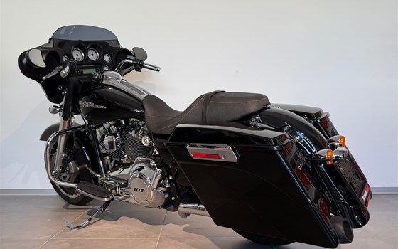 Gebrauchtmotorrad Harley-Davidson Street Glide FLHX - Bild 7 Gebrauchtmotorrad Harley-Davidson Street Glide FLHX - Bild 7