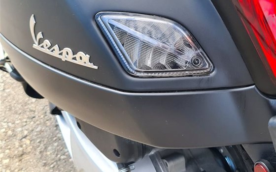 Gebrauchtmotorrad Vespa GTS 300 hpe Super Tech - Bild 10 Gebrauchtmotorrad Vespa GTS 300 hpe Super Tech - Bild 10